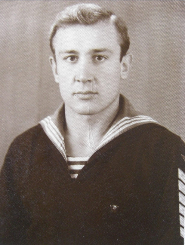 Плахов З.В. выпускник ДВВИМУ (Владивосток) 1965 года, фото из выпускного альбома.