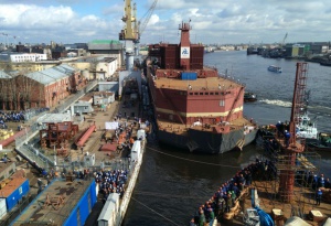 «Совфрахт» организовал отход плавучего атомного энергоблока (ПЭБ) «Академик Ломоносов» из Санкт-Петербурга