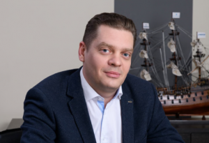 Директор Дирекции по морским перевозкам АО «Совфрахт» Иван Окороков прокомментировал ситуацию с ростом фрахтовых ставок в 2021 году Агентству экономической информации «Прайм»