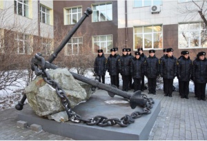 В МГУ им. адмирала Г.И. Невельского почтили память жертв морских катастроф
